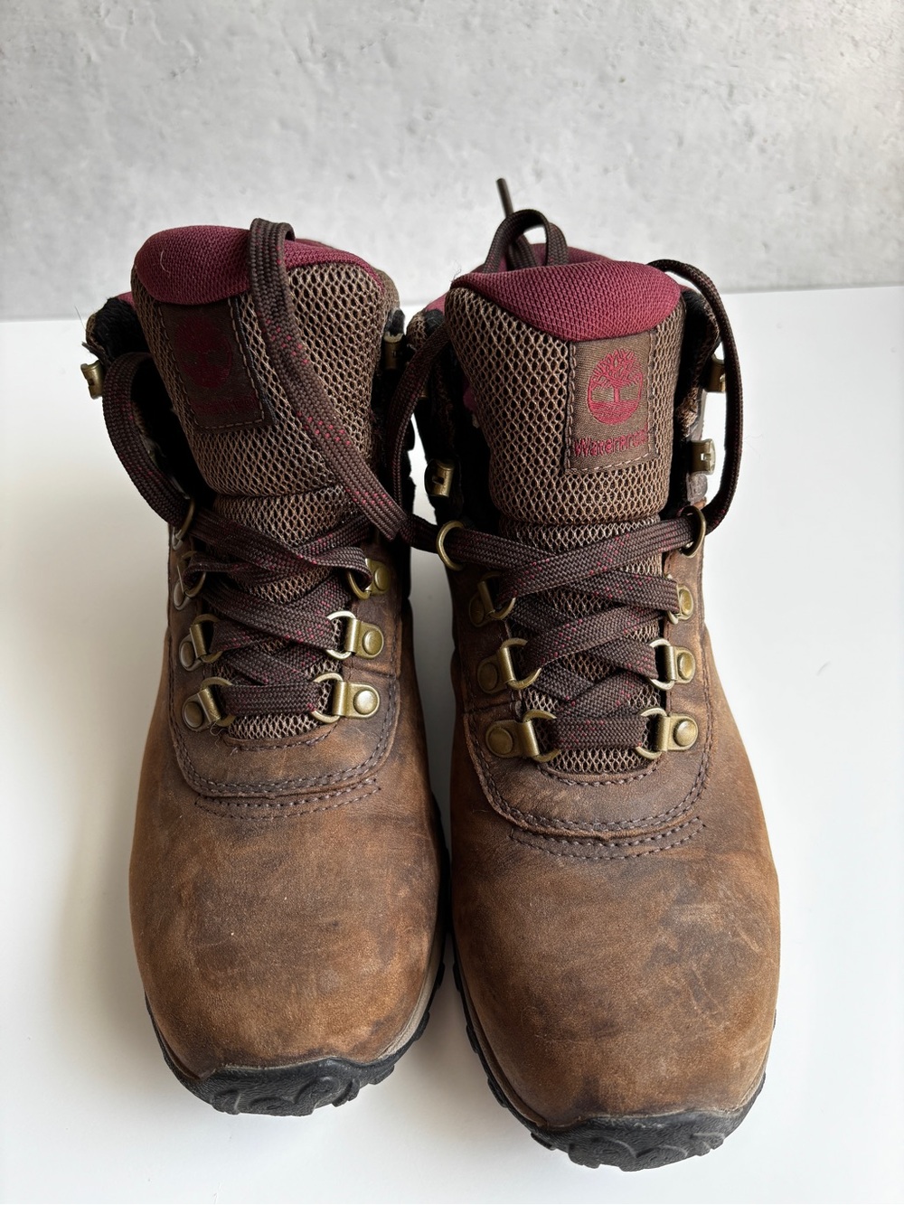 Timberland Brown Leather Boots with Burgundy Mesh Collar
